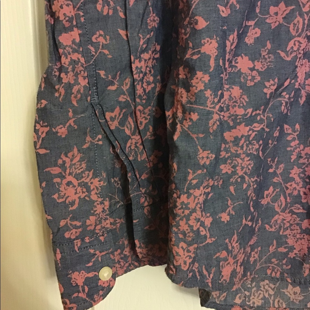 Gap fitted boyfriend button down - Picture 3 of 4